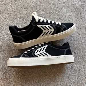 New but tag fell off- Cariuma Catiba Pro